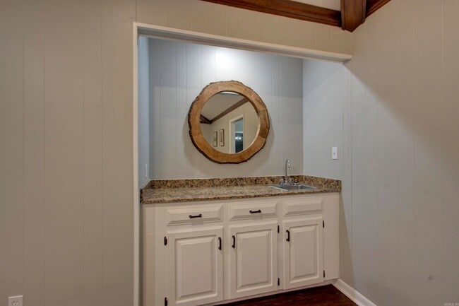 Building Photo - 3514 Skyline Blvd