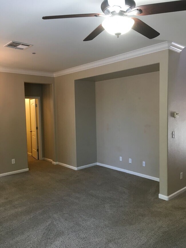 Building Photo - Two Story Home in Shasta View Gardens