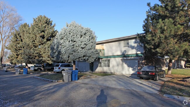 Building Photo - 3474 W Gerrard St