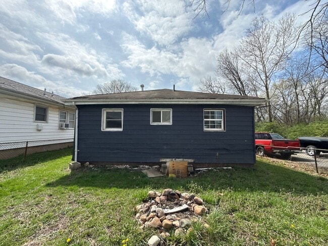 Building Photo - Newly Rehabbed Cozy 2BR Home Near Downtown Columbus – Modern Updates for Only $1,249