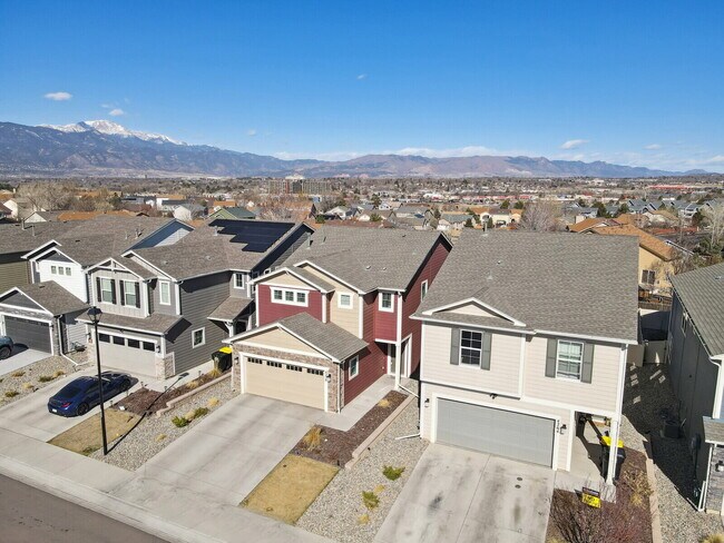 Building Photo - Modern 3-Bedroom Home for Rent in Chapel H...