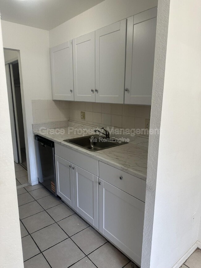 Building Photo - 364 S Ironton St