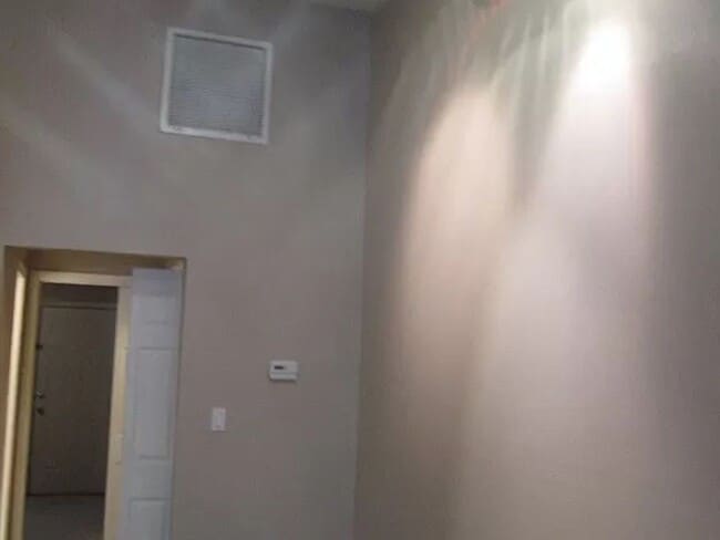 Building Photo - 1 bedroom 1 bath townhouse! Off of Tharpe st! Available now!