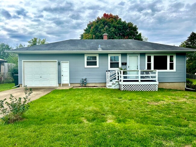 Building Photo - 103 Cherry St