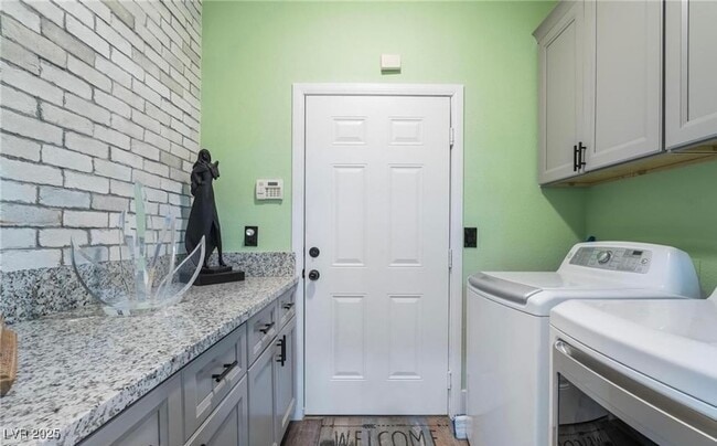 Building Photo - 2253 Van Gogh Dr