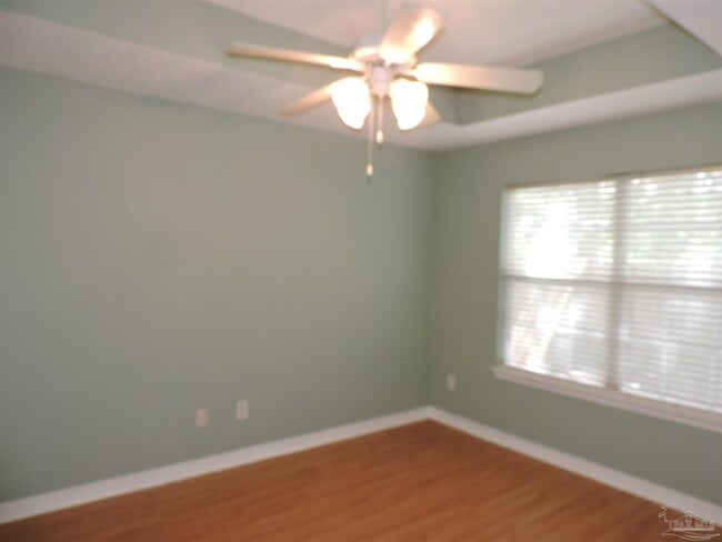 Building Photo - 5917 Last Big Tree Ln