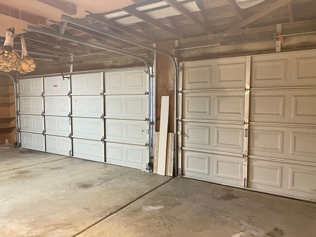 Building Photo - Beautiful Four Bedroom Home in Elk Grove