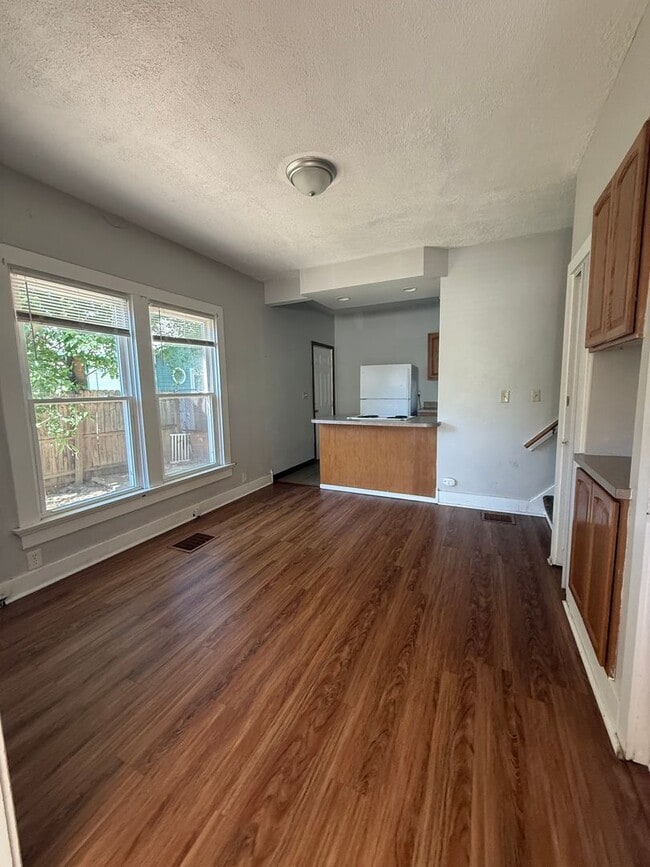 Building Photo - 113-115 Johnson