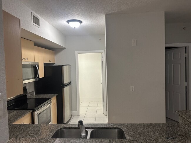 Building Photo - 2 Bedroom Condo in Aventine - Miramar