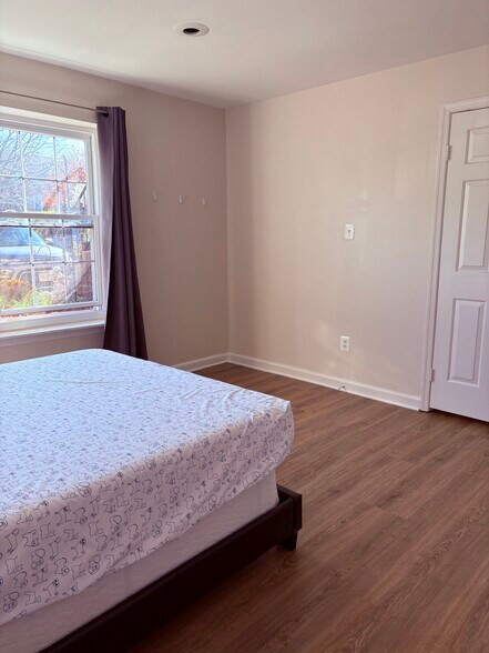 Building Photo - 21082 Gladstone Dr