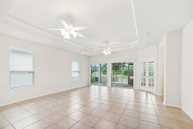 Building Photo - 207 Trinity Lane