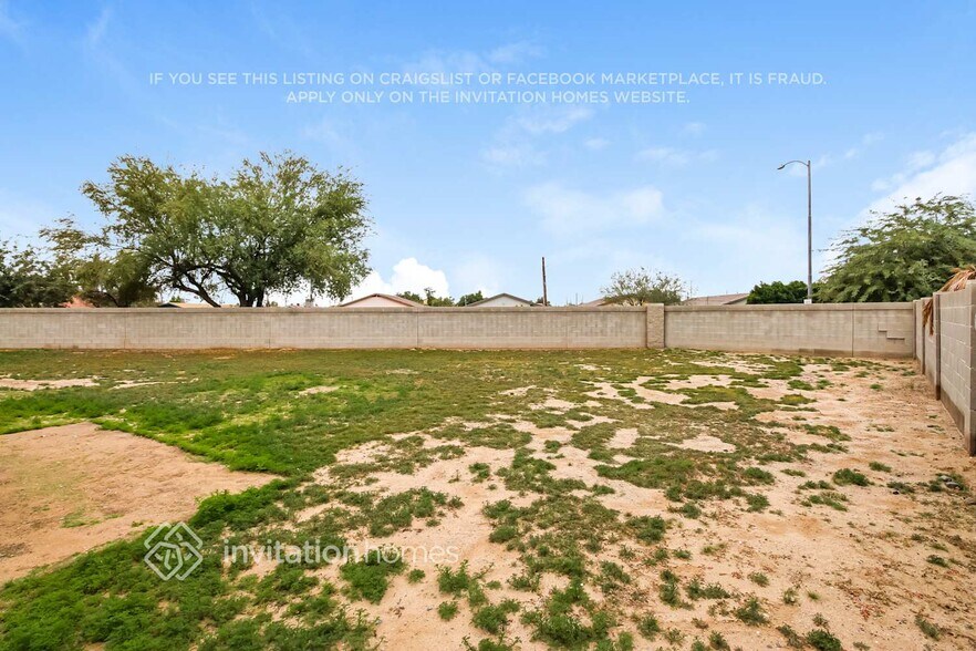 Building Photo - 300 S 9th St