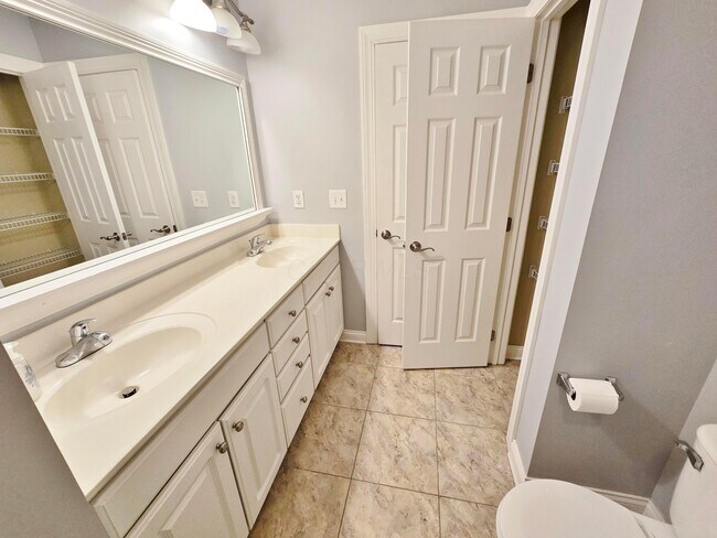 Building Photo - 4201 Bradhurst Dr