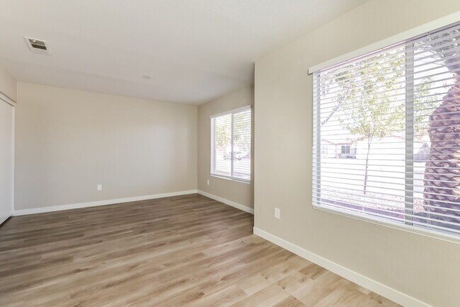 Building Photo - 1042 Juniper Ridge Ave