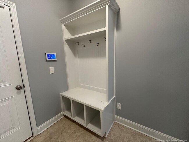 Building Photo - 2149 Heathcote Dr