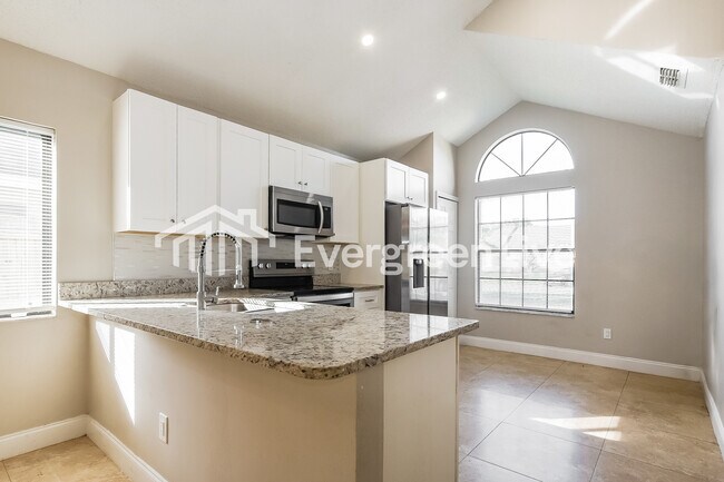 Building Photo - 373 River Chase Dr