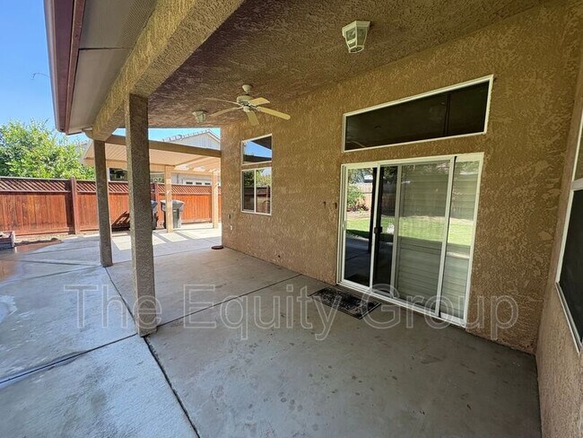 Building Photo - 1016 E Arlen Ave
