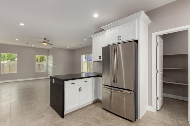 Building Photo - 2336 E Harvard St