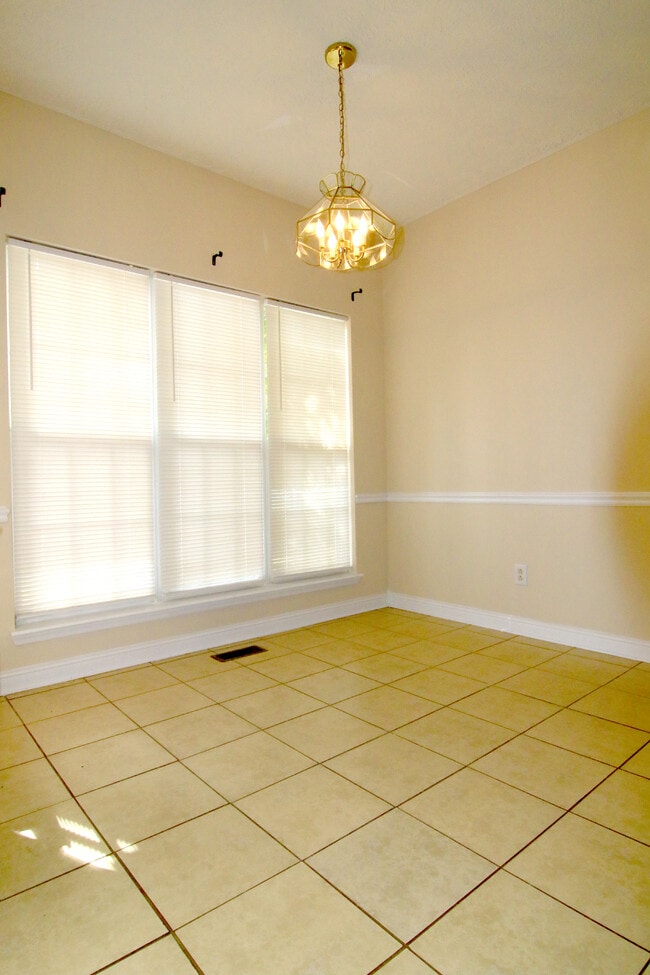 Building Photo - 2123 Moonlite Ct