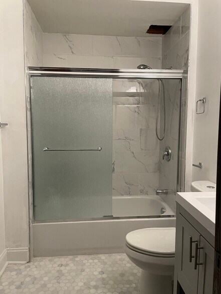 Building Photo - 7114 S Drexel Ave