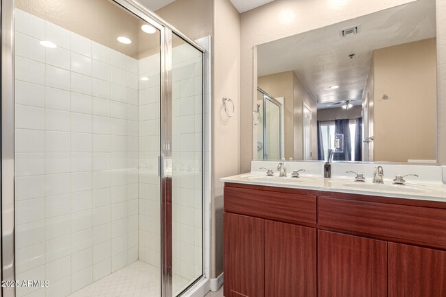 Building Photo - 2302 N Central Ave