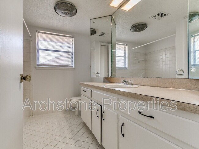 Building Photo - 4508 NW 26th St