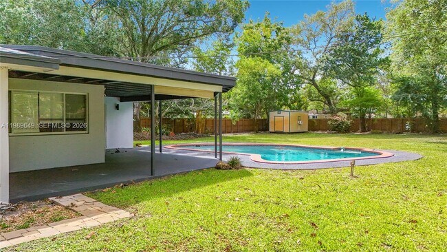 Building Photo - 4330 SW 7th St