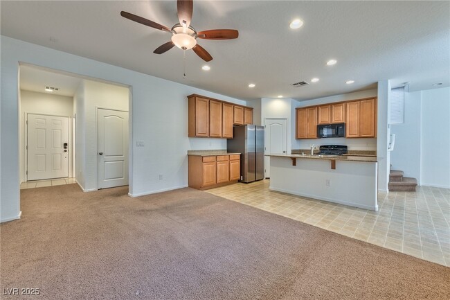 Building Photo - 7635 Jasmine Falls Dr