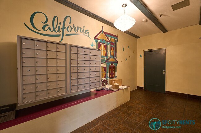 Building Photo - Pacific Heights: Studio w/ Sleeping Alcove, Dining Area, & Laundry Onsite