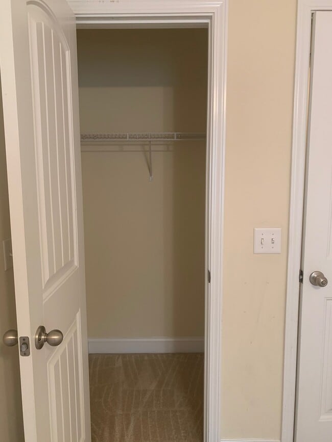 Building Photo - Beautiful Townhome for Rent