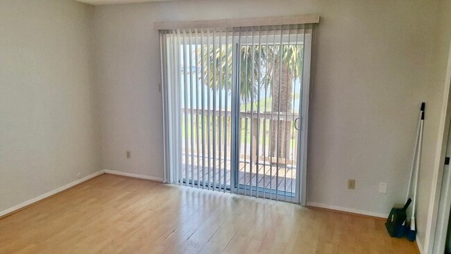 Building Photo - 19 N White Heron Dr