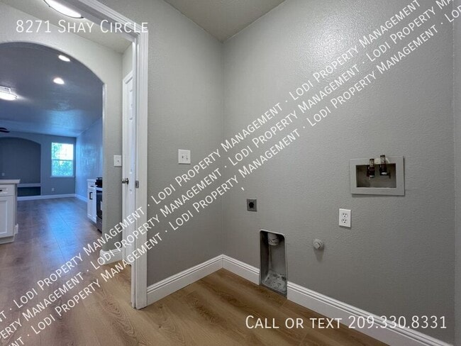 Building Photo - 8271 Shay Cir
