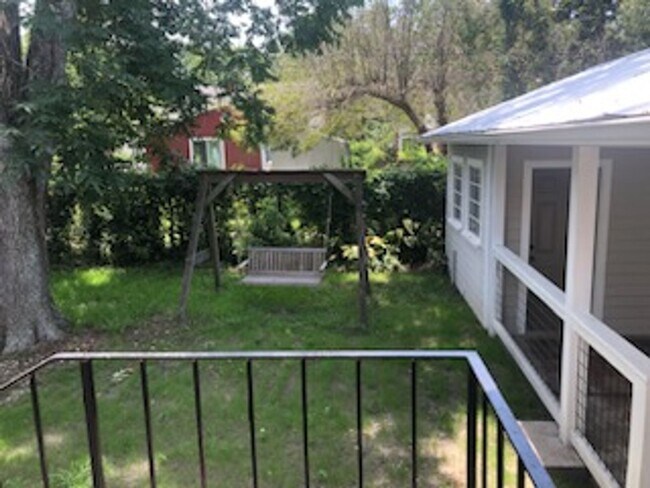 Building Photo - 3 Bed 3 Bath Home in the Heart of Midtown Savannah