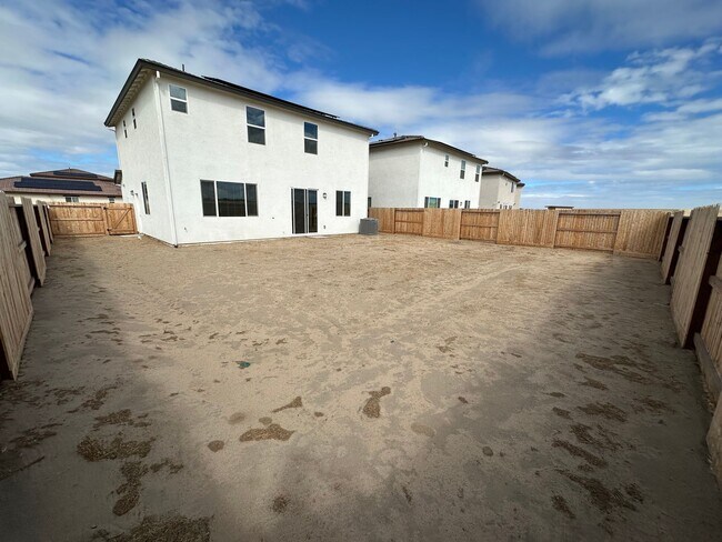 Building Photo - Gorgeous Brand New 3 Bedroom 2.5 Bath Home