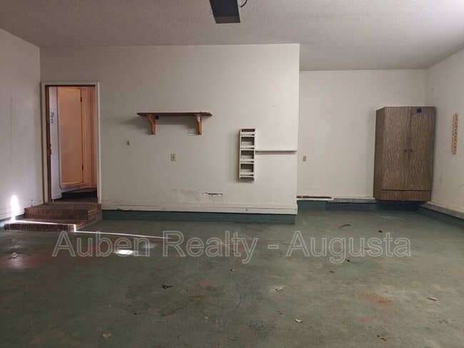 Building Photo - 3718 Byrd Rd