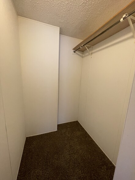 Building Photo - 28 Bellwood Dr