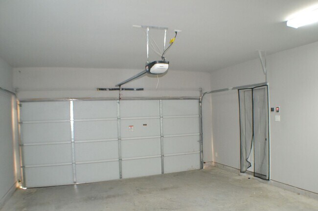 Building Photo - House for rent in Houston