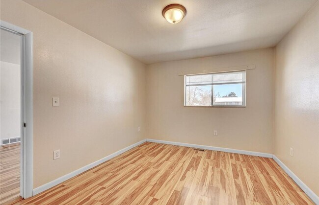 Building Photo - 87 Newland Ct