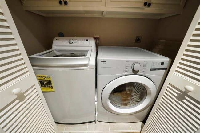 Building Photo - 1420 E 31st St