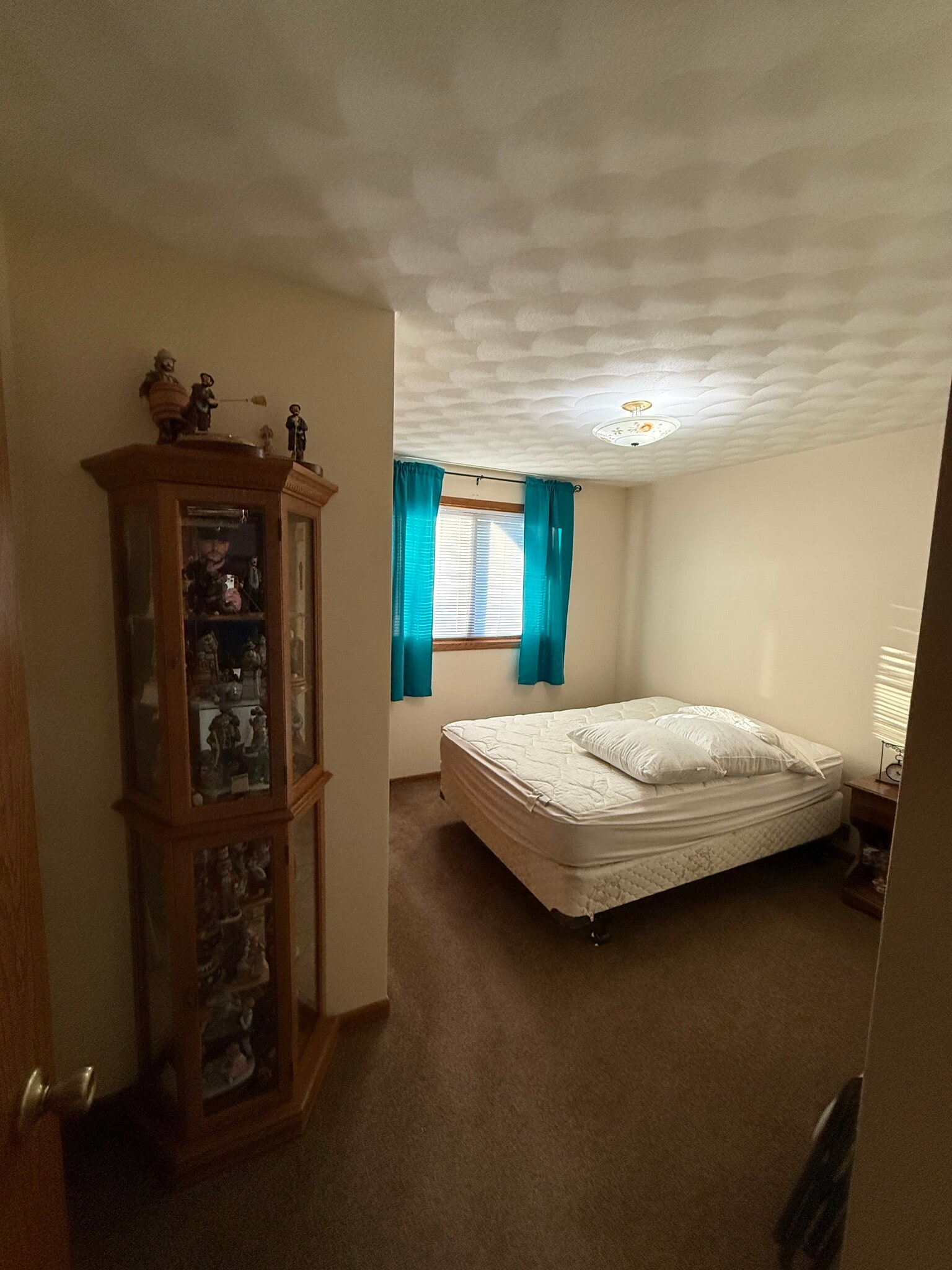 Building Photo - 520 S Kensington Dr