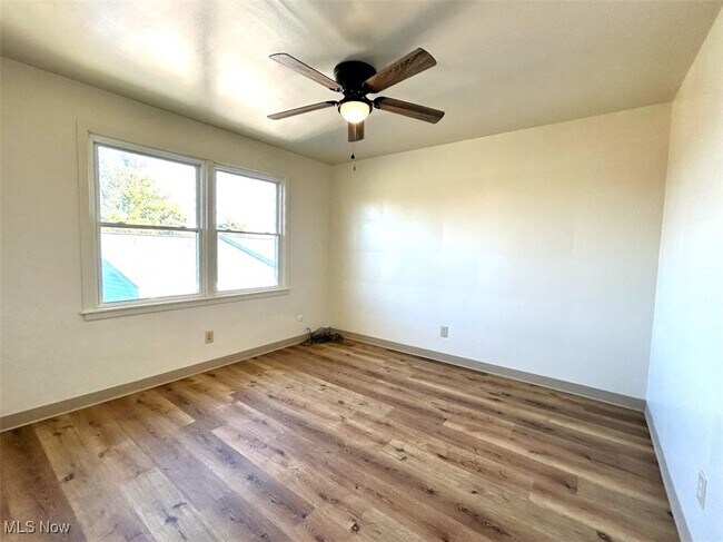 Building Photo - 430 Canton Rd