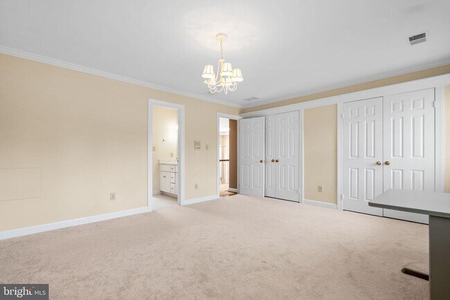 Building Photo - 1301 Daviswood Dr