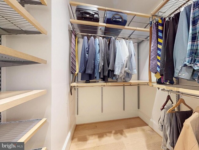 Building Photo - 1808 Riggs Pl NW