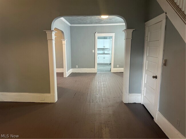 Building Photo - 3636 E 55th St