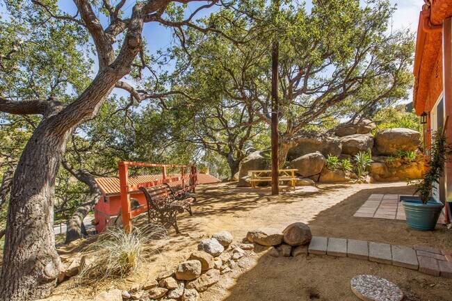 Building Photo - 7846 Lilac Ln