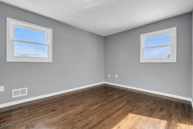 Building Photo - 415 Highland Pl