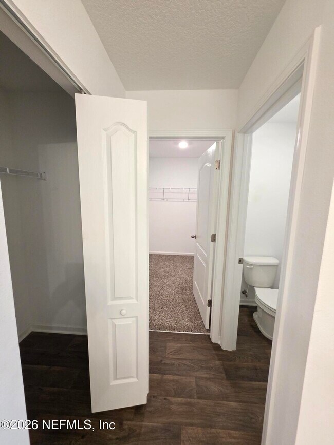 Building Photo - 2885 Oak Stream Dr