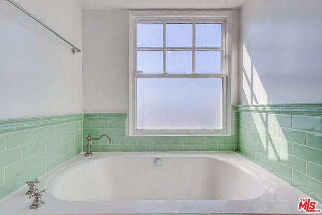 Building Photo - 13203 Dewey St