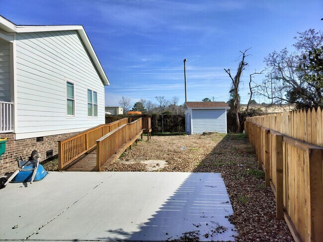 Building Photo - Lumberton Star