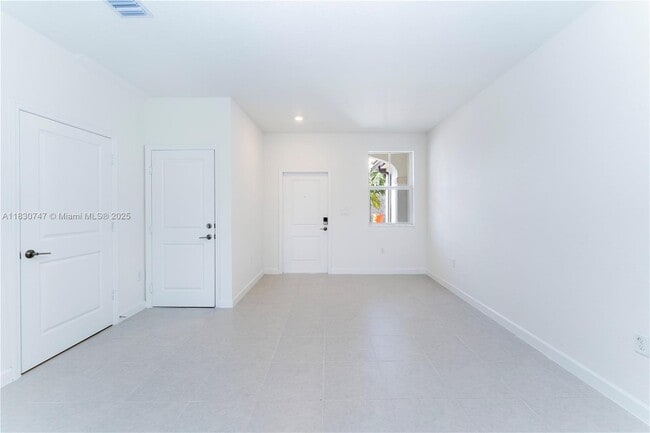 Building Photo - 2481 NW 124th St